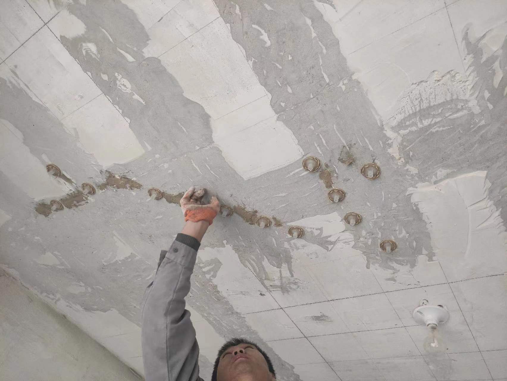 西乌珠穆沁混凝土楼板裂缝为什么会开裂?怎么修补?